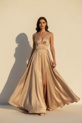 Aurelia – Vestido Largo Fluido Efecto Silueta Champagne